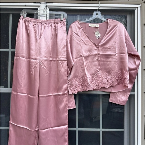 Vintage Victoria’s Secret Gold Label Satin Pajama Set Medium 2 Pc 90s new w/ tag - Picture 2 of 6